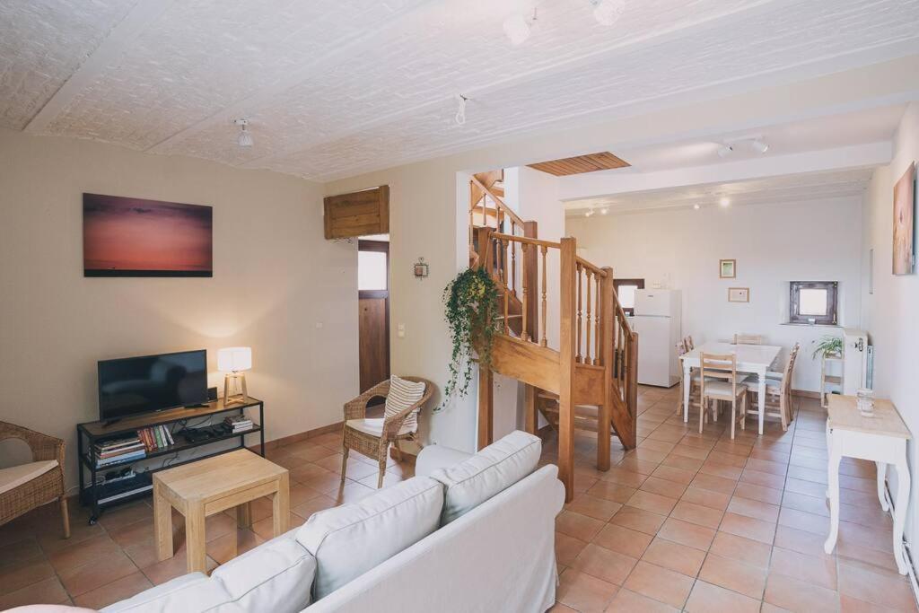 A L'Entree Du Verger - Charmante Maison En Pierres Dinant Extérieur photo